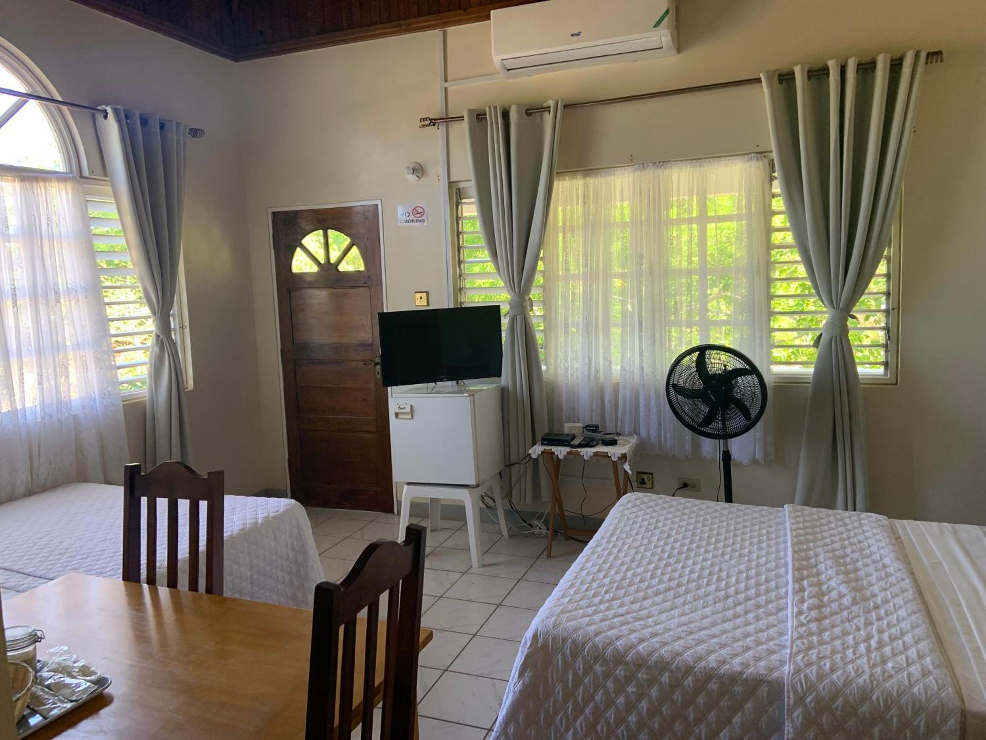Nelsons Retreat Hotel Negril Exterior photo